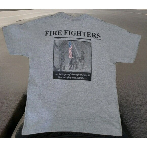Vintage T Shirt Size L Fire Fighters Lifting Flag September 13 2001 Metro... - Picture 2 of 10